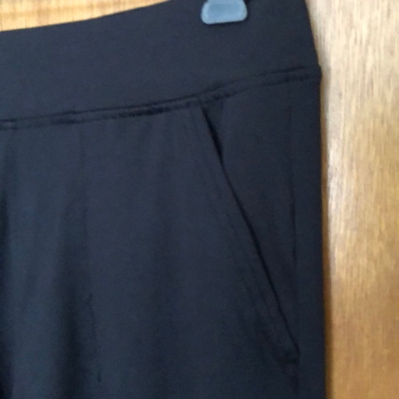 Multi pocket athletic leggings - Picture 2 of 4